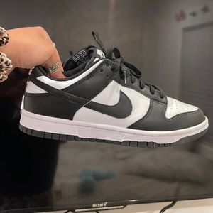 Brand new never been worn Nike dunk low sneakers.